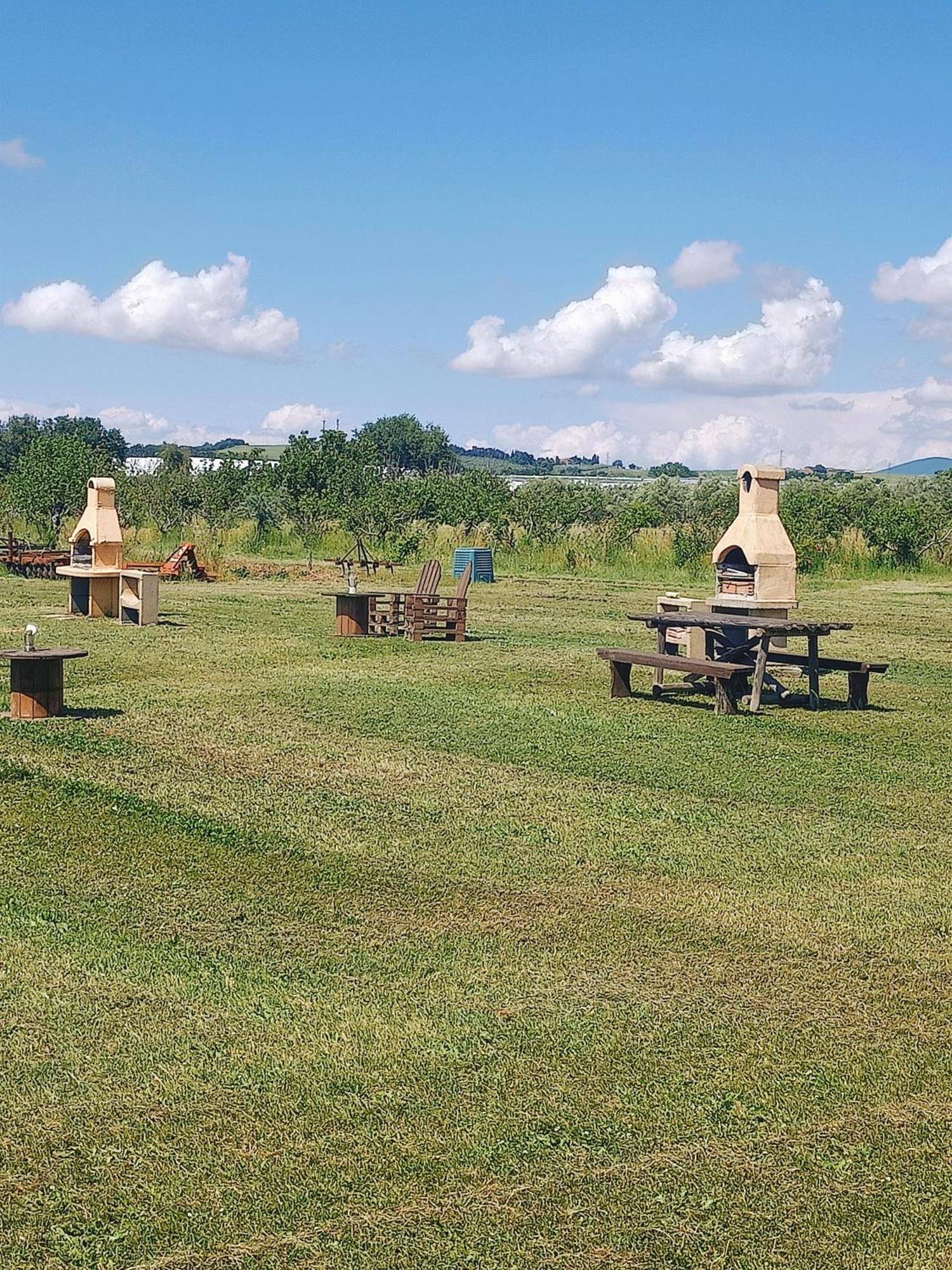Agriturismo Il Cipresso Vada Luaran gambar